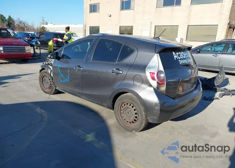 2013 Toyota Prius C Three z USA, uszkodzony, nr VIN JTDKDTB38D1039893